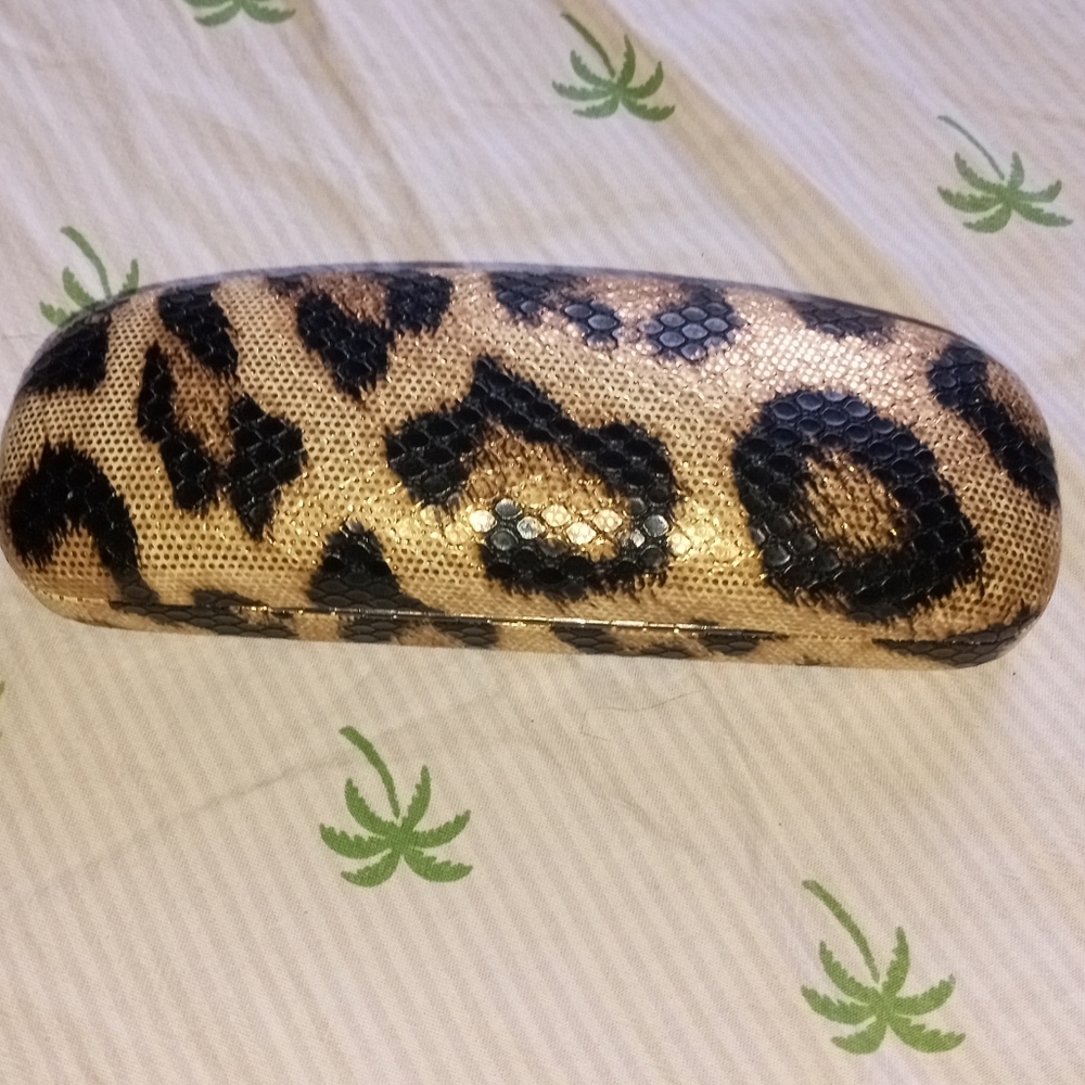 Sunglasses Holder - Picture 1 of 4